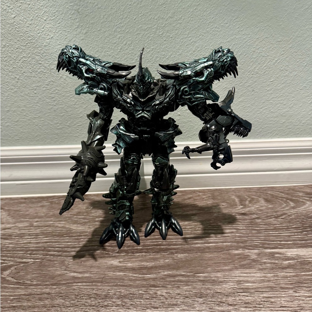 Hasbro Transformers Studio Series 07 Leader Class Movie 4 Dino Grimlock Figure